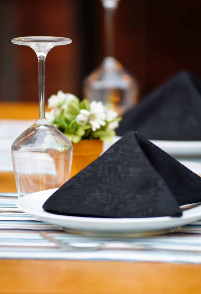 Luxury restaurant table Luxury restaurant table